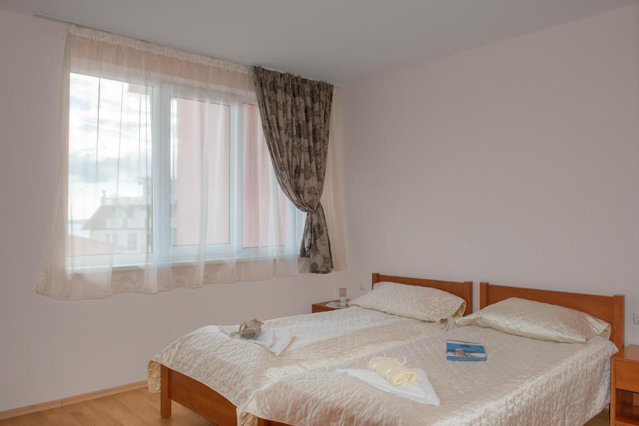 Privilege Beach Apartments Sveti Vlas Buitenkant foto