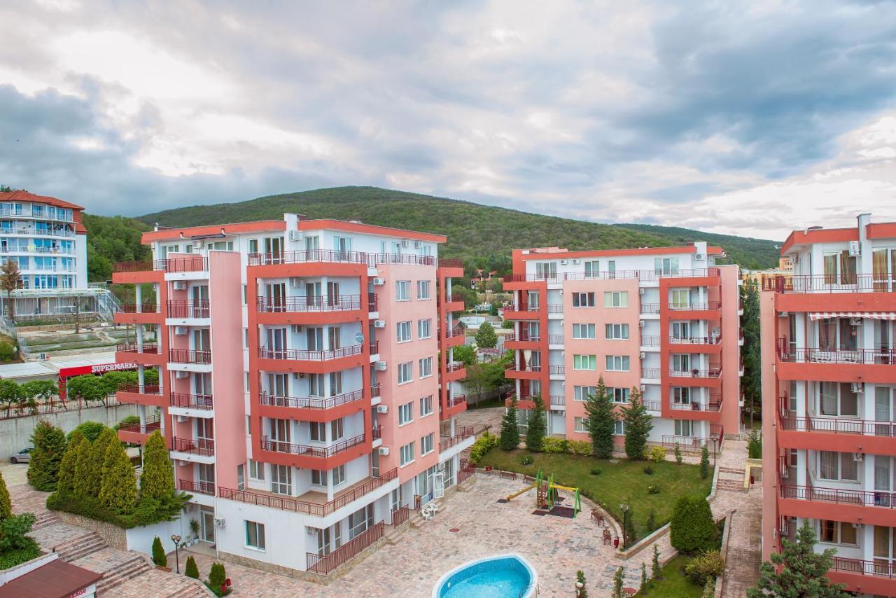 Privilege Beach Apartments Sveti Vlas Buitenkant foto