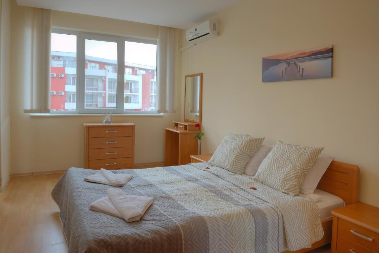 Privilege Beach Apartments Sveti Vlas Buitenkant foto